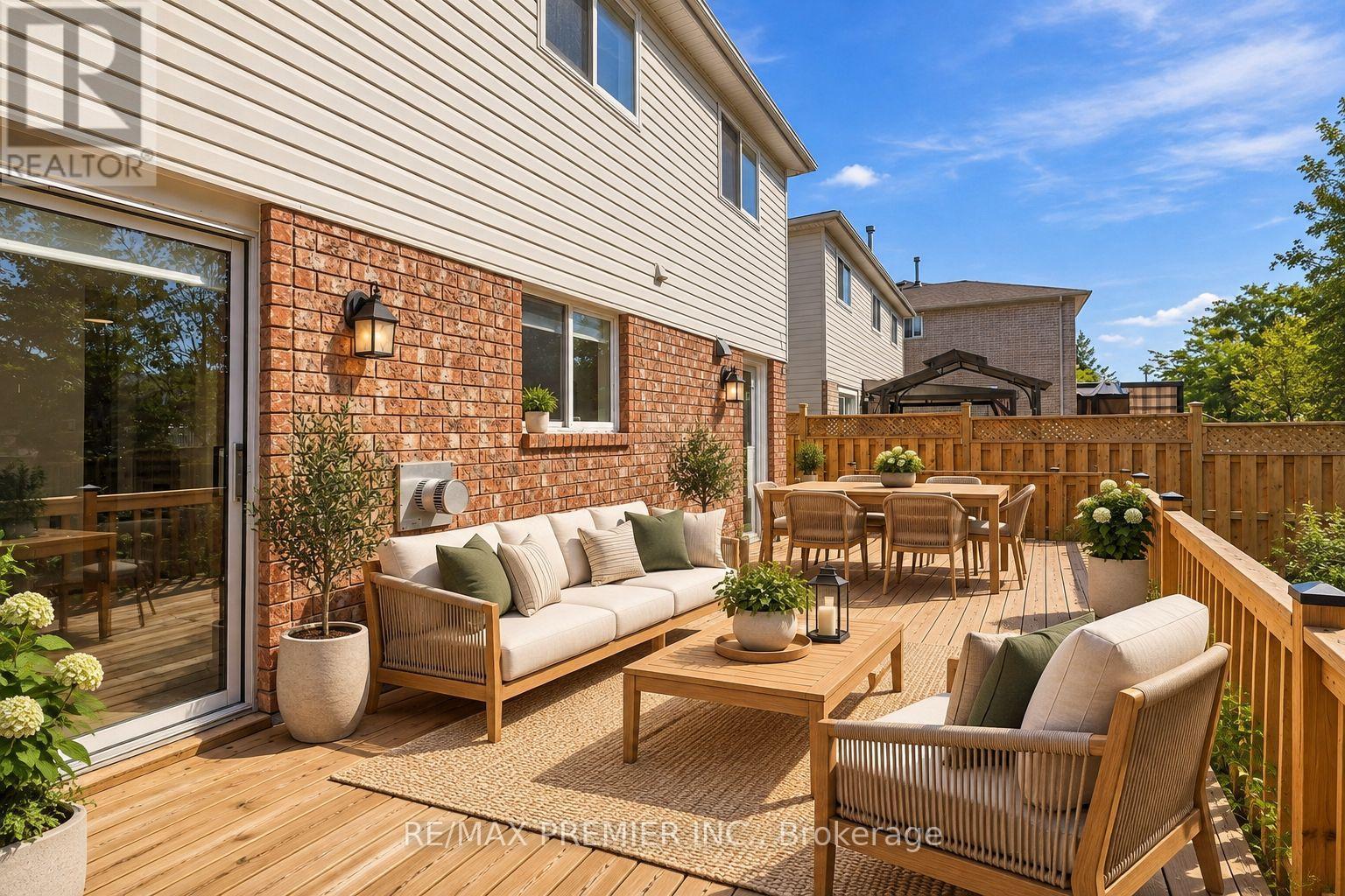 54 HERSEY CRESCENT N - 40