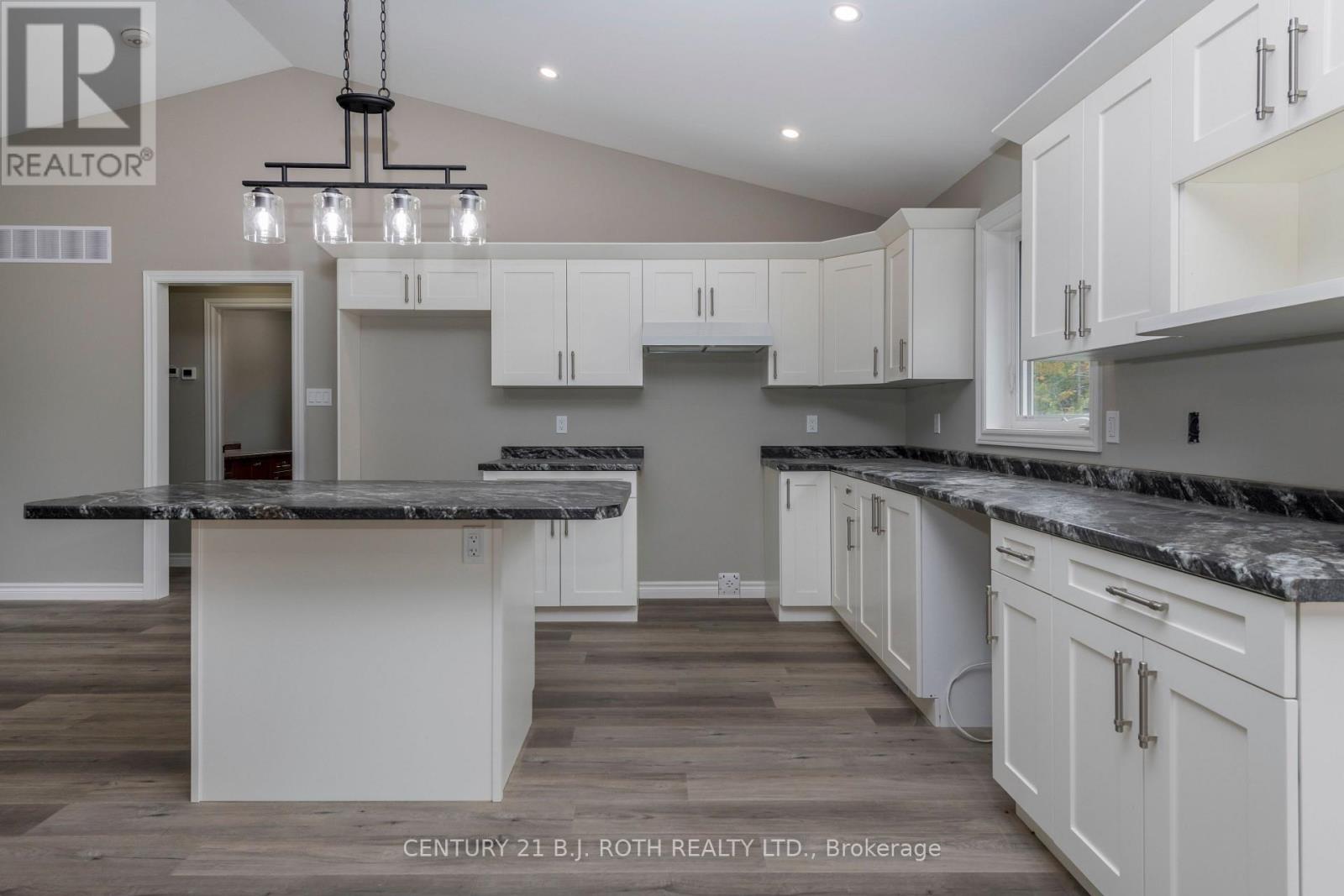 6121 CONCESSION B C ROAD - 13
