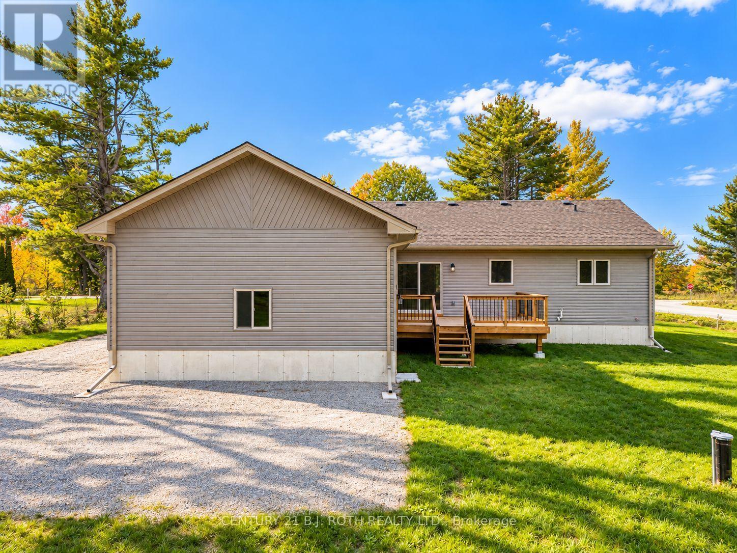 6121 CONCESSION B C ROAD - 32