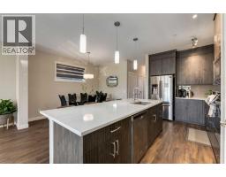 4pc Bathroom - 52 Lucas Street Nw, Calgary, AB T3P1N2 Photo 12