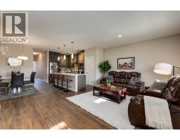 4pc Bathroom - 52 Lucas Street Nw, Calgary, AB T3P1N2 Photo 6