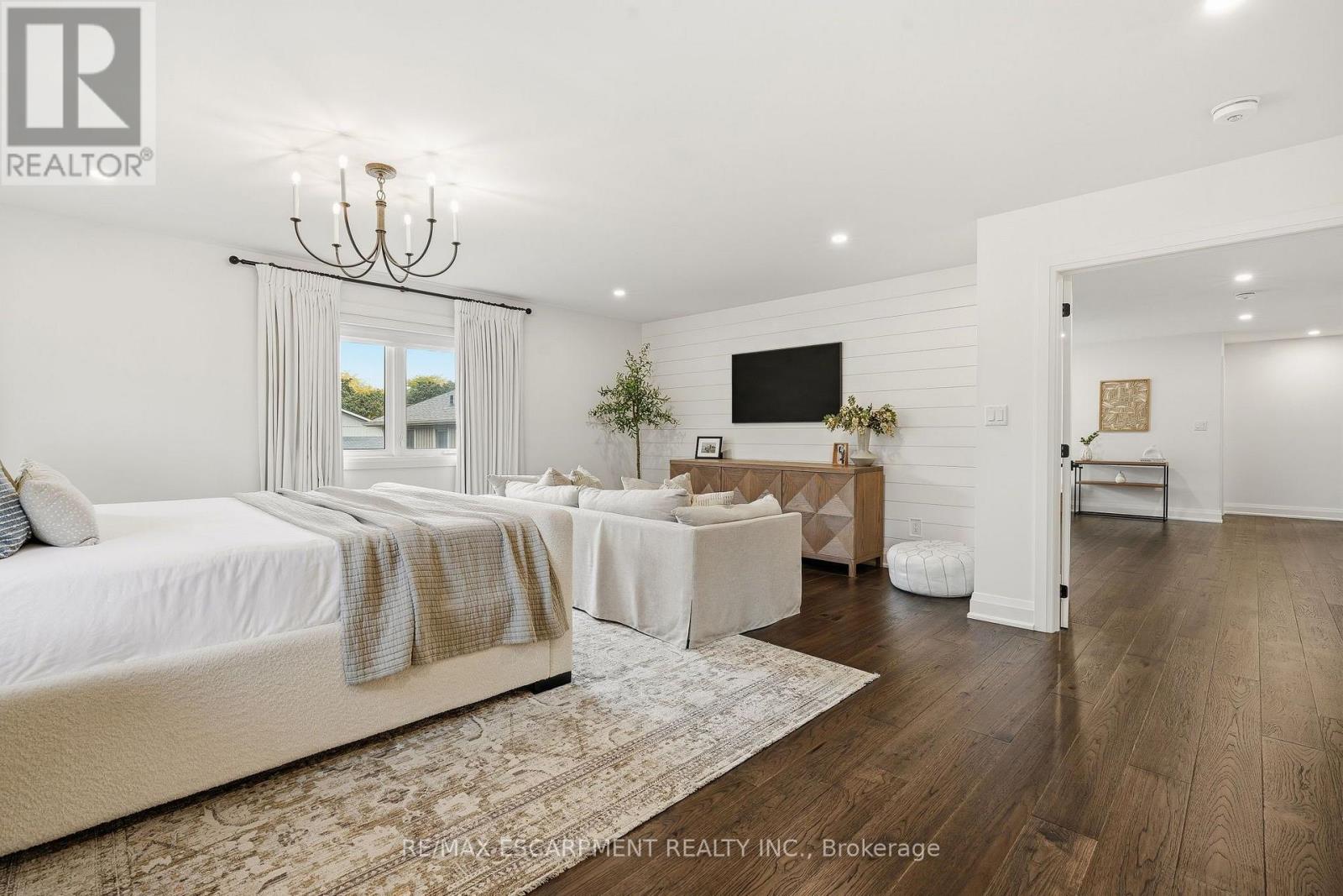 420 OAKWOOD DRIVE - 24