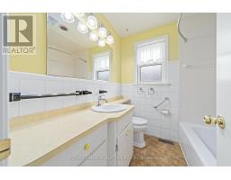 29 Heavitree Drive, Toronto, ON M3L1K5 Photo 16
