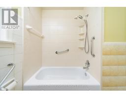29 Heavitree Drive, Toronto, ON M3L1K5 Photo 17