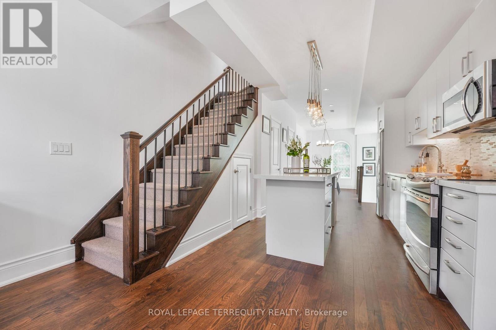 ##2 200 ANNETTE STREET - 17