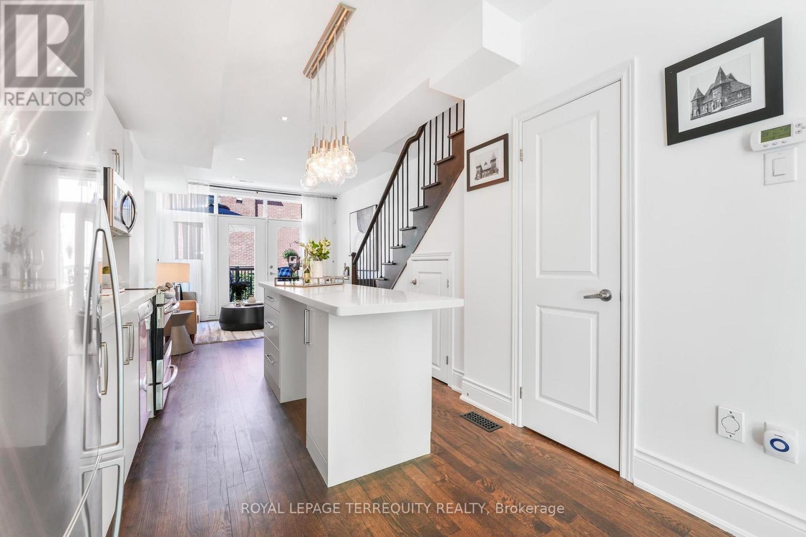 ##2 200 ANNETTE STREET - 9