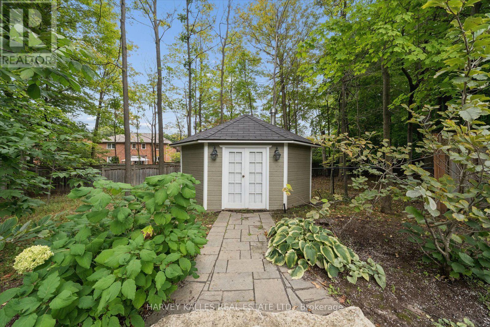 3685 ST. LAURENT COURT - 40