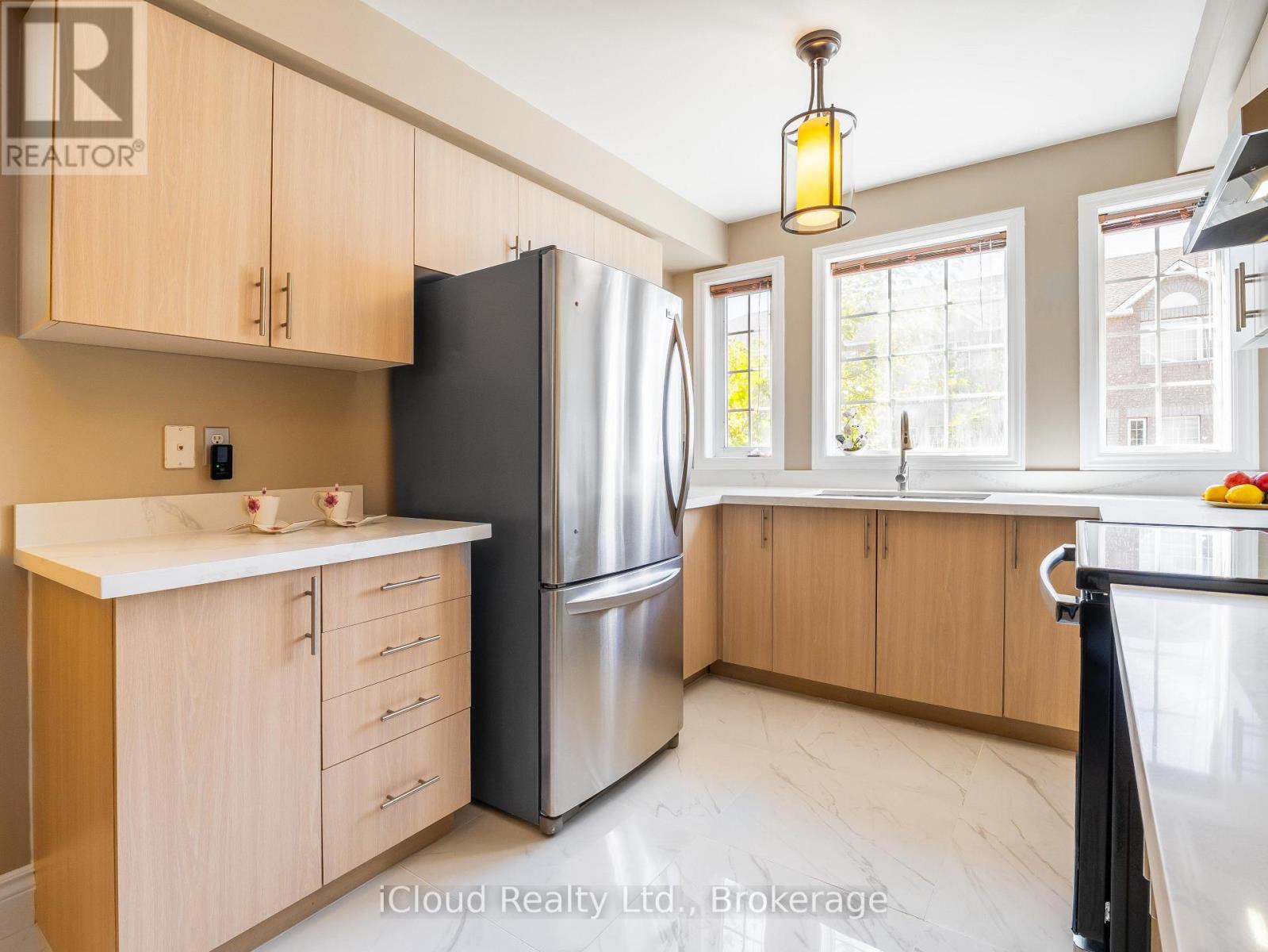 51 SPADINA ROAD - 10