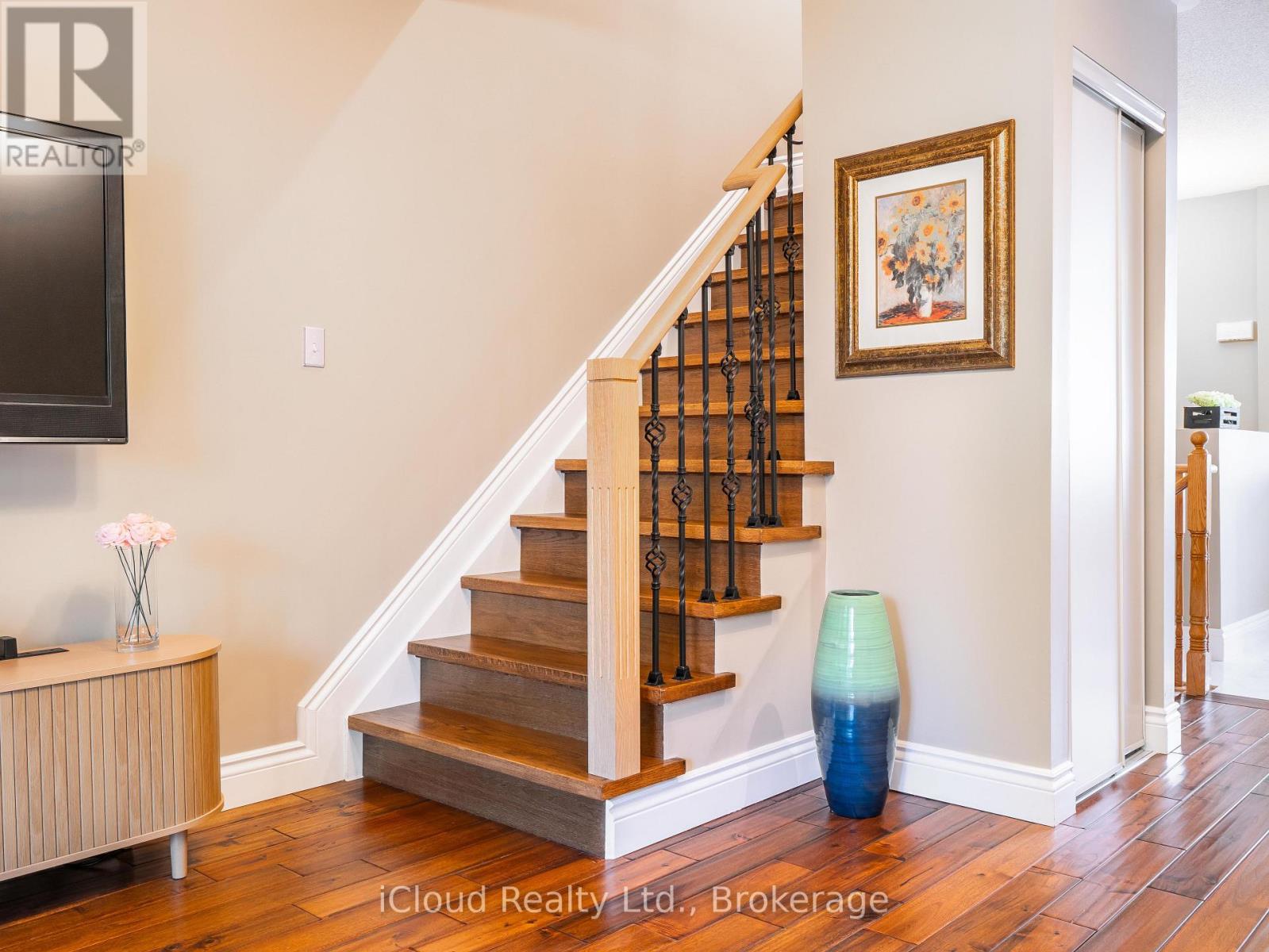 51 SPADINA ROAD - 17
