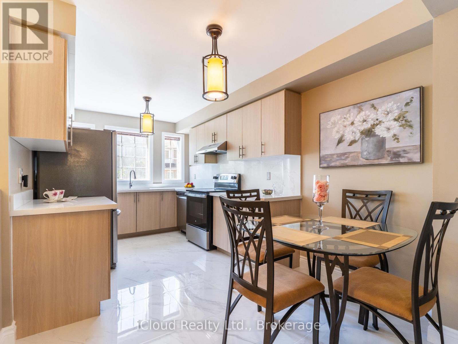 Photo of 51 SPADINA ROAD
