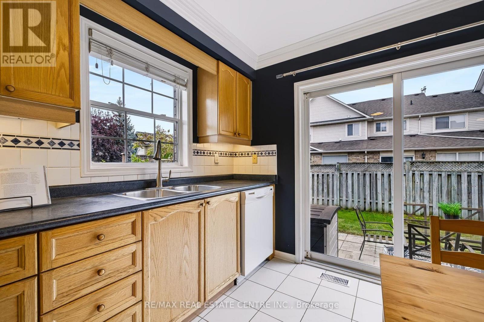 1630 CARTWRIGHT CRESCENT - 12