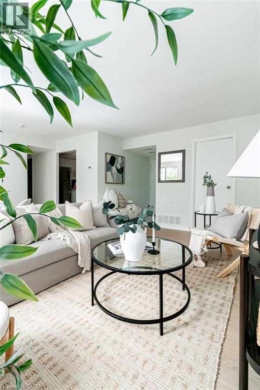 #407 400 YORK Boulevard - Image 12
