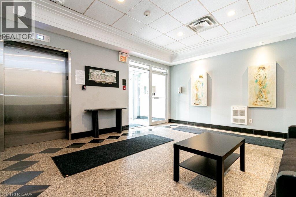 #407 400 YORK Boulevard - Image 5