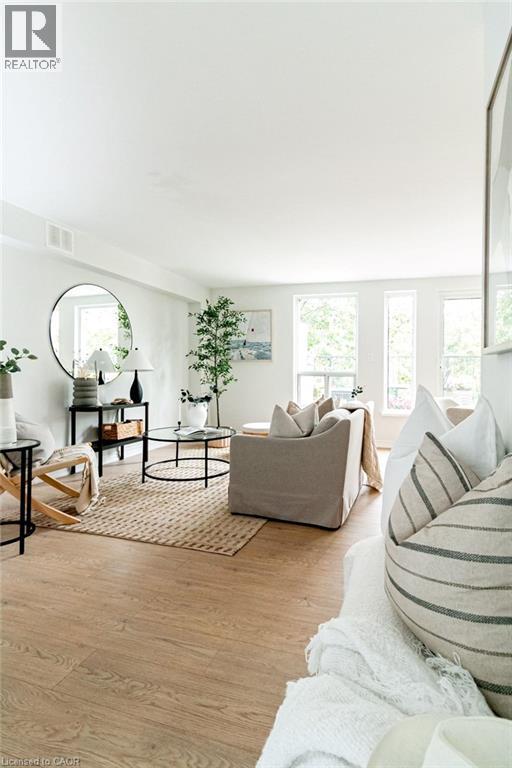 #407 400 YORK Boulevard - Image 7