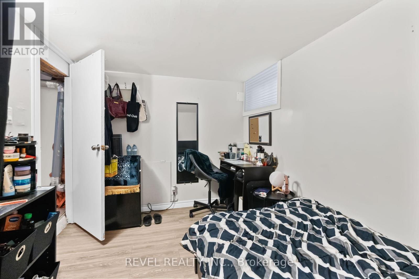 33 CLINE AVENUE N - 17