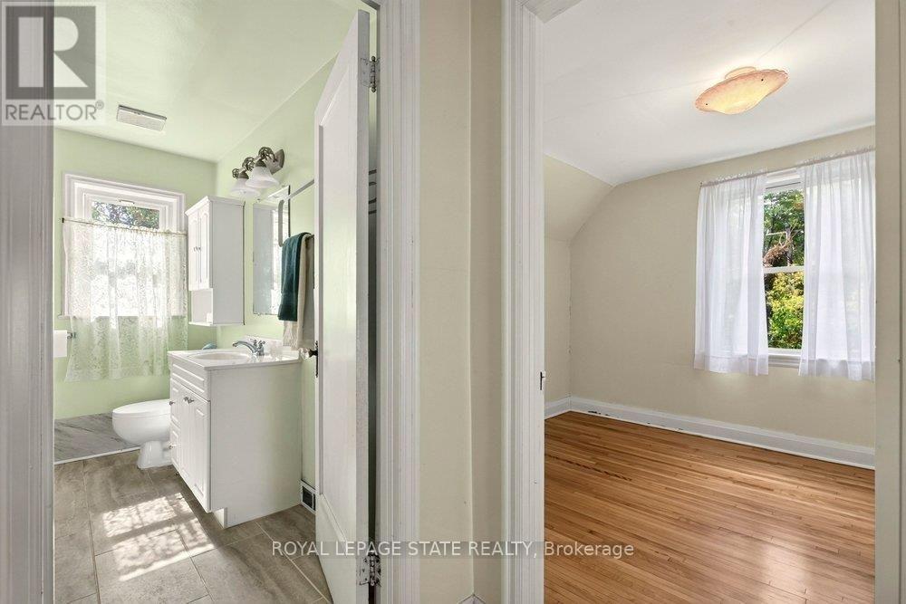 64 TWEEDSMUIR AVENUE - 26