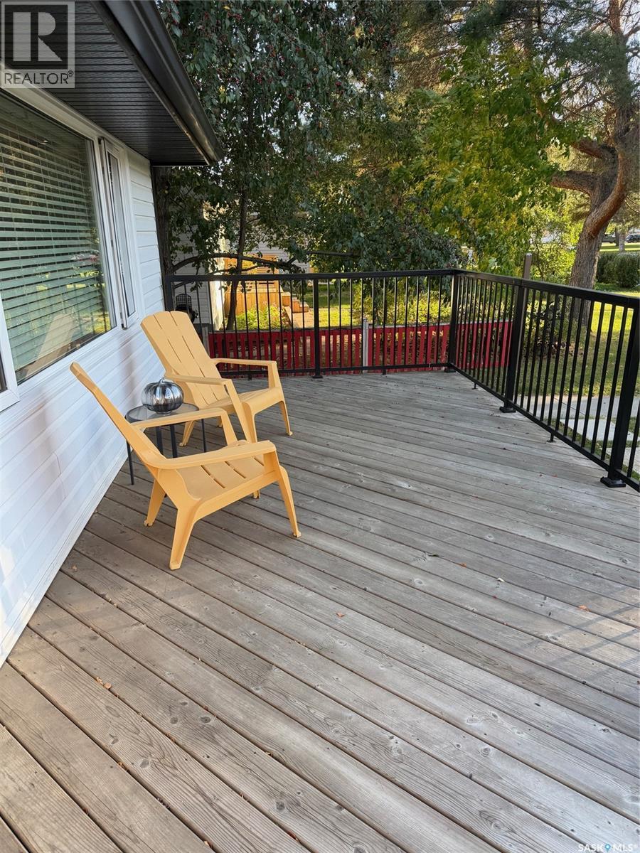 2217 Lansdowne AVENUE, Saskatoon — photo 2