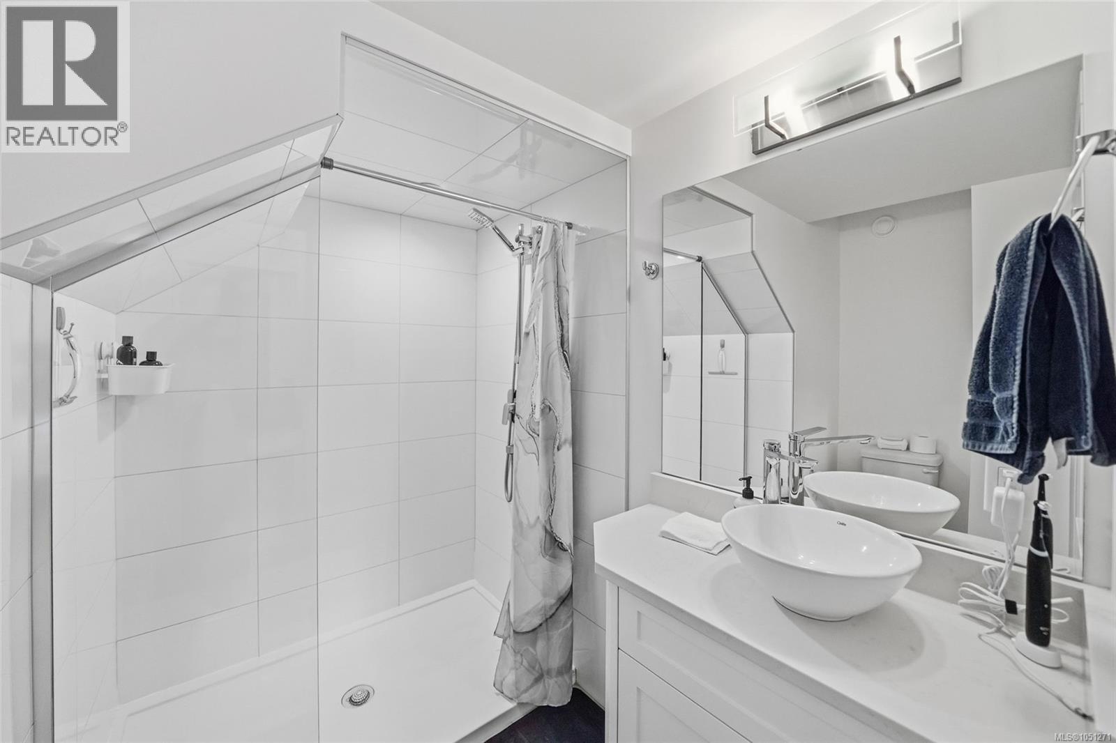 #110 3003 Keystone Dr - 17