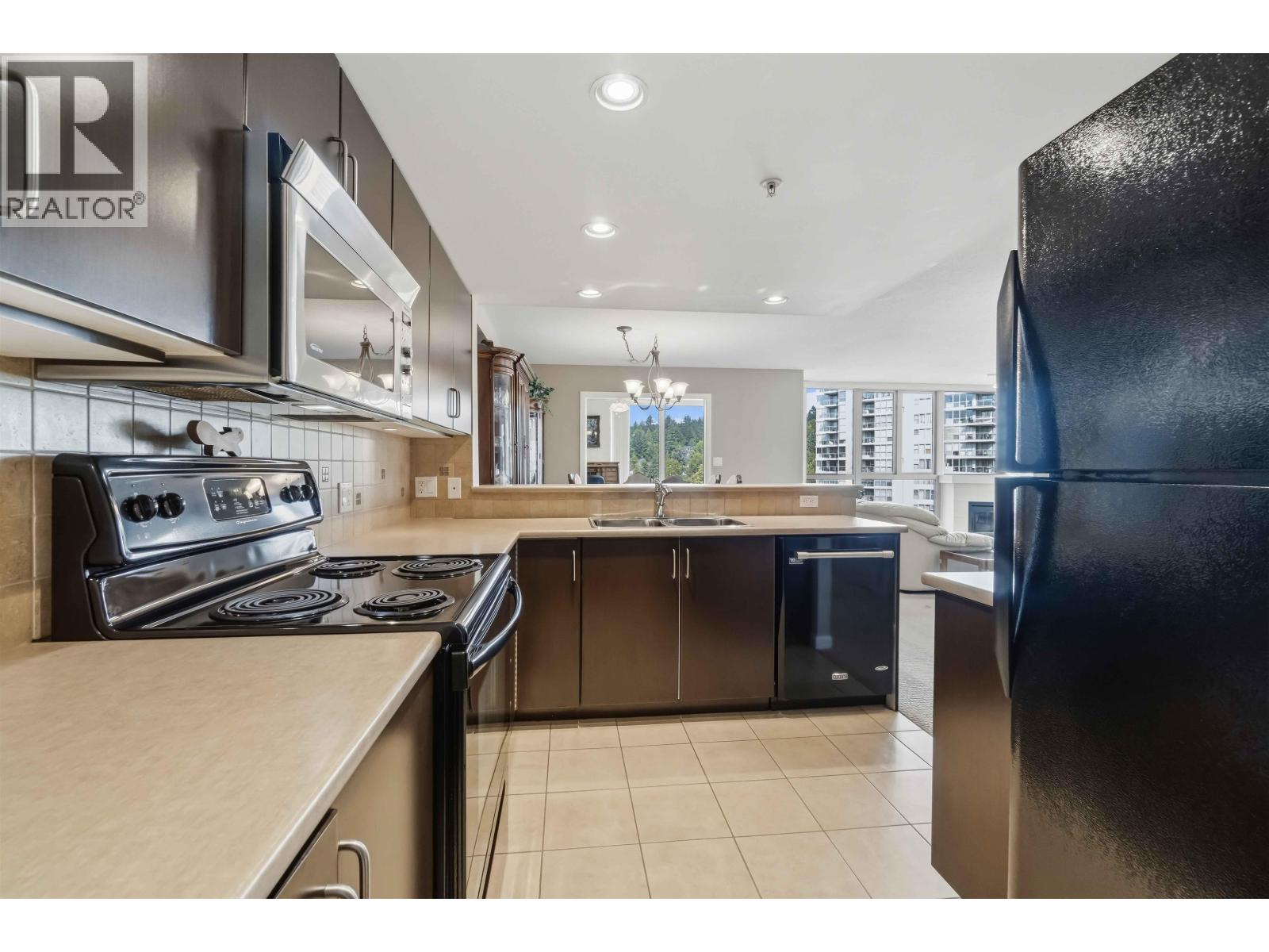 Photo of 1006 295 GUILDFORD WAY 13