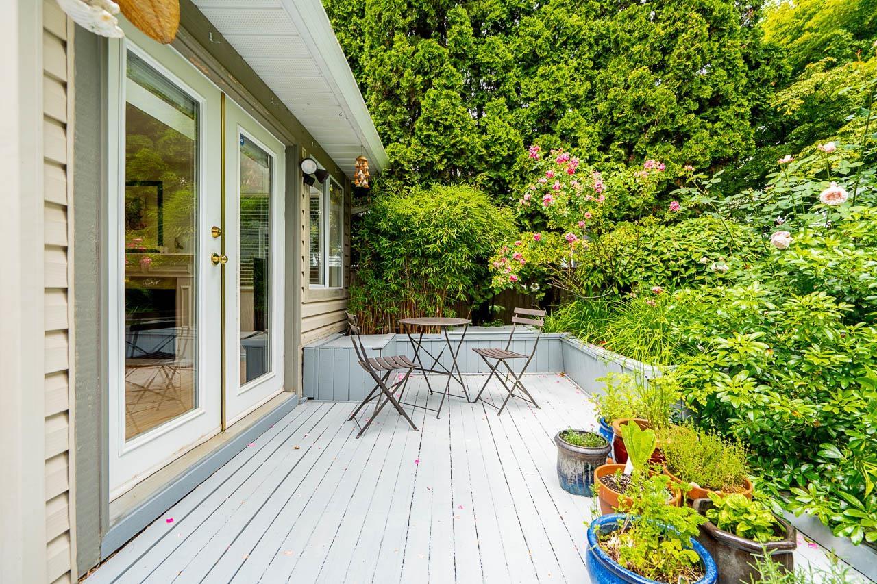 Photo of 954 160B STREET 36