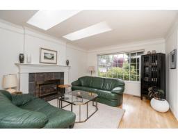 954 160b Street, Surrey, BC V4A9A7 Photo 9