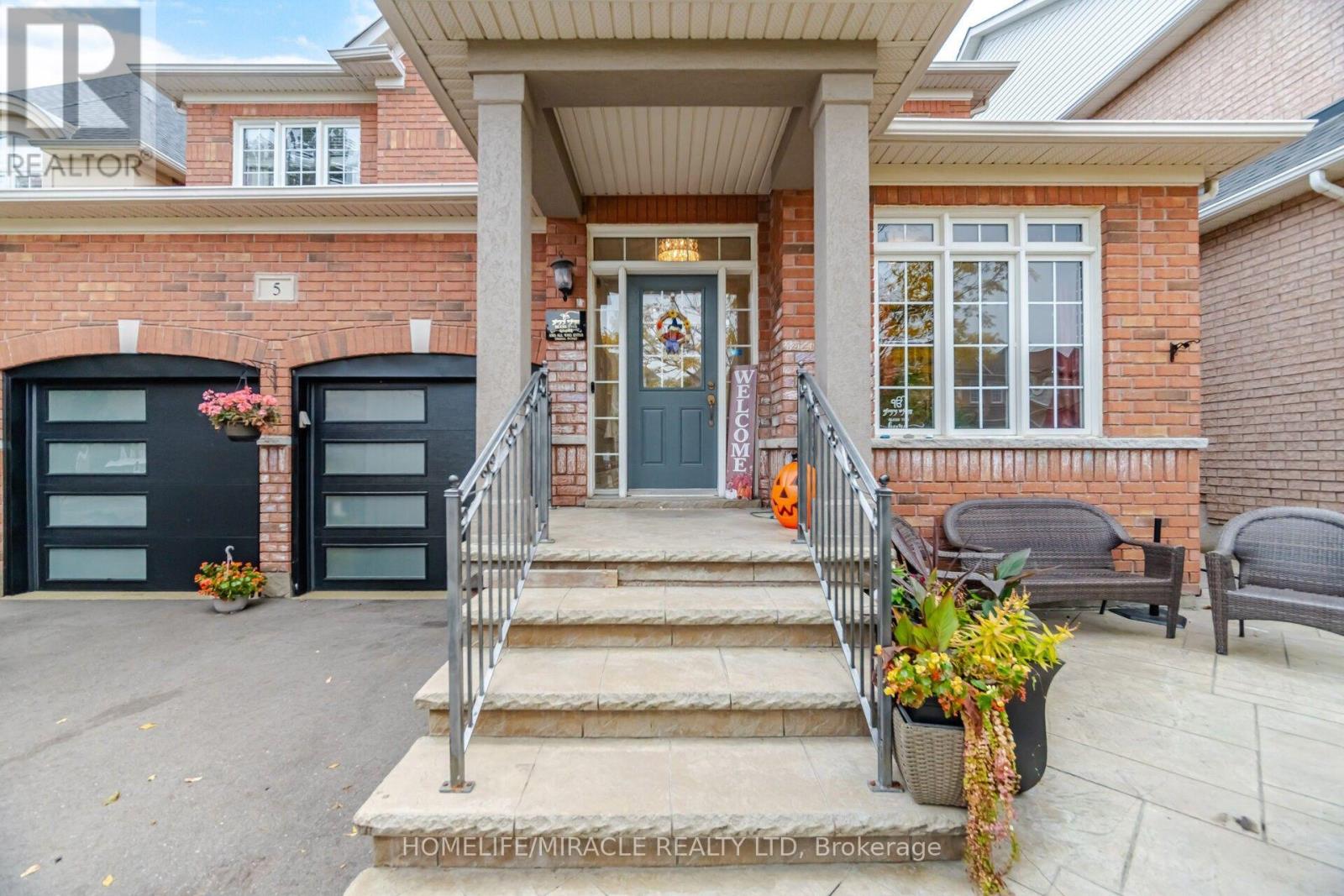 Photo of 5 BILLANCOURT CRESCENT