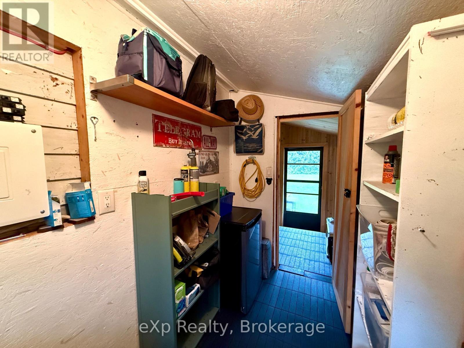 426 HURON ROAD - 41