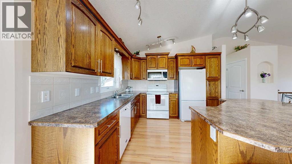 Listing photo – 4212 66 Street, Stettler