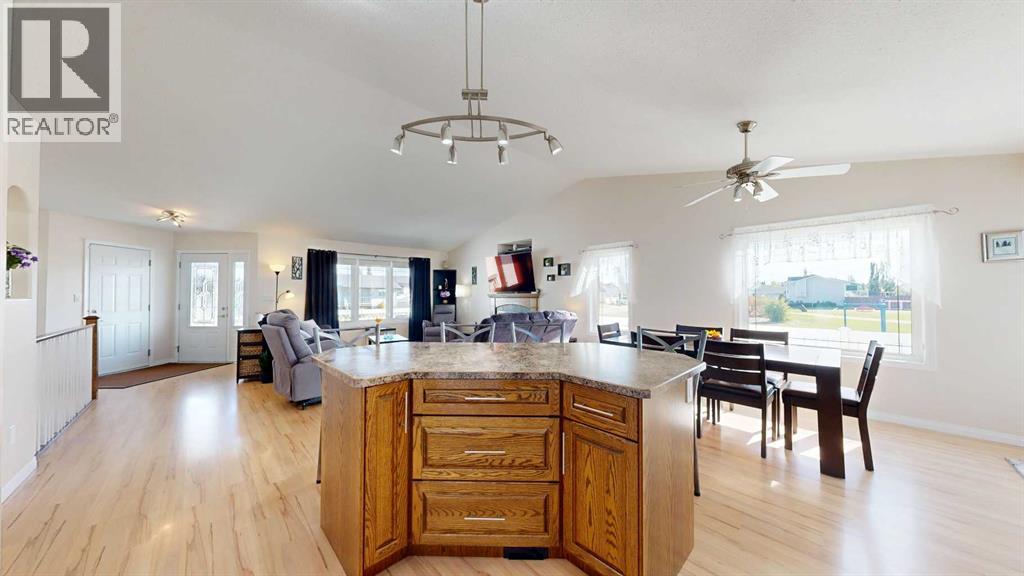 Listing photo – 4212 66 Street, Stettler