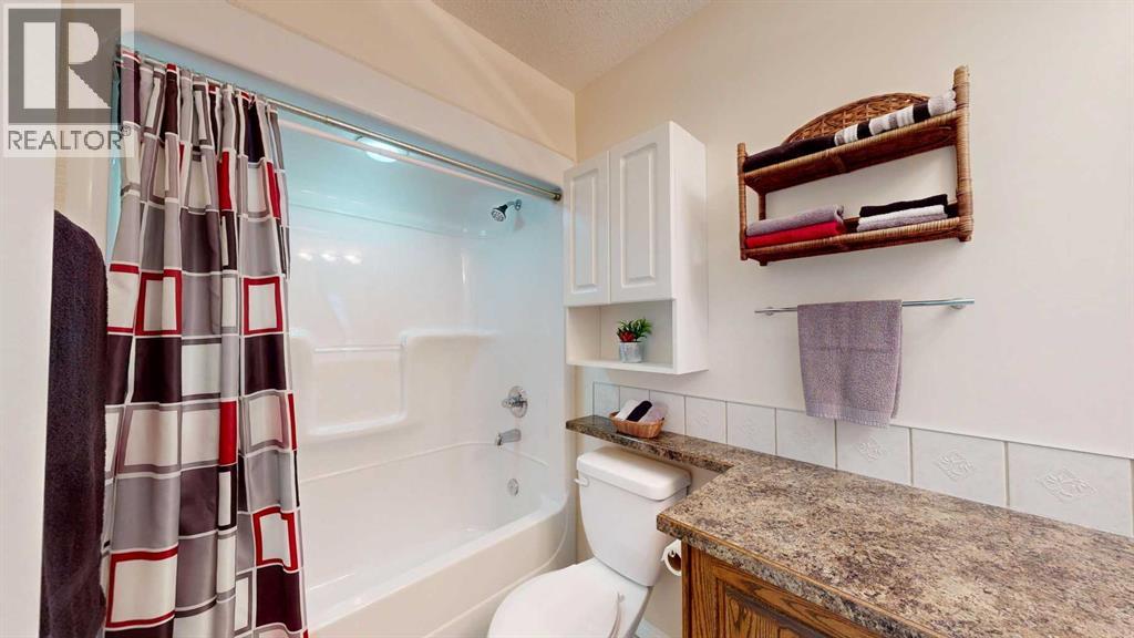 Listing photo – 4212 66 Street, Stettler