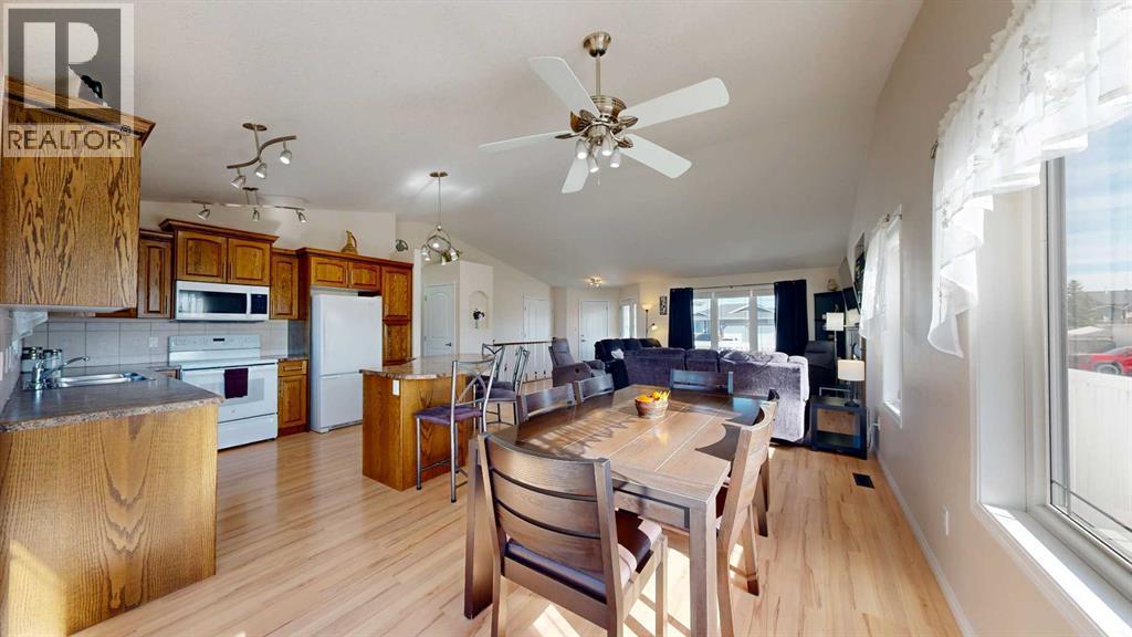 Listing photo – 4212 66 Street, Stettler