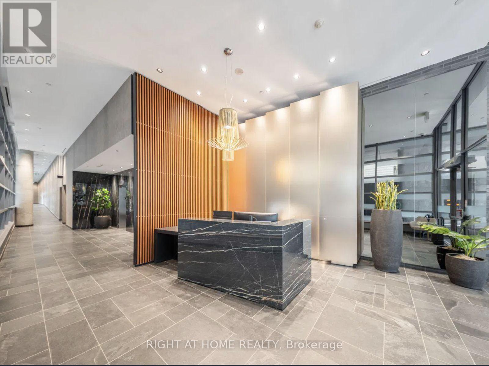 #708 650 KING STREET WEST STREET W - Image 31