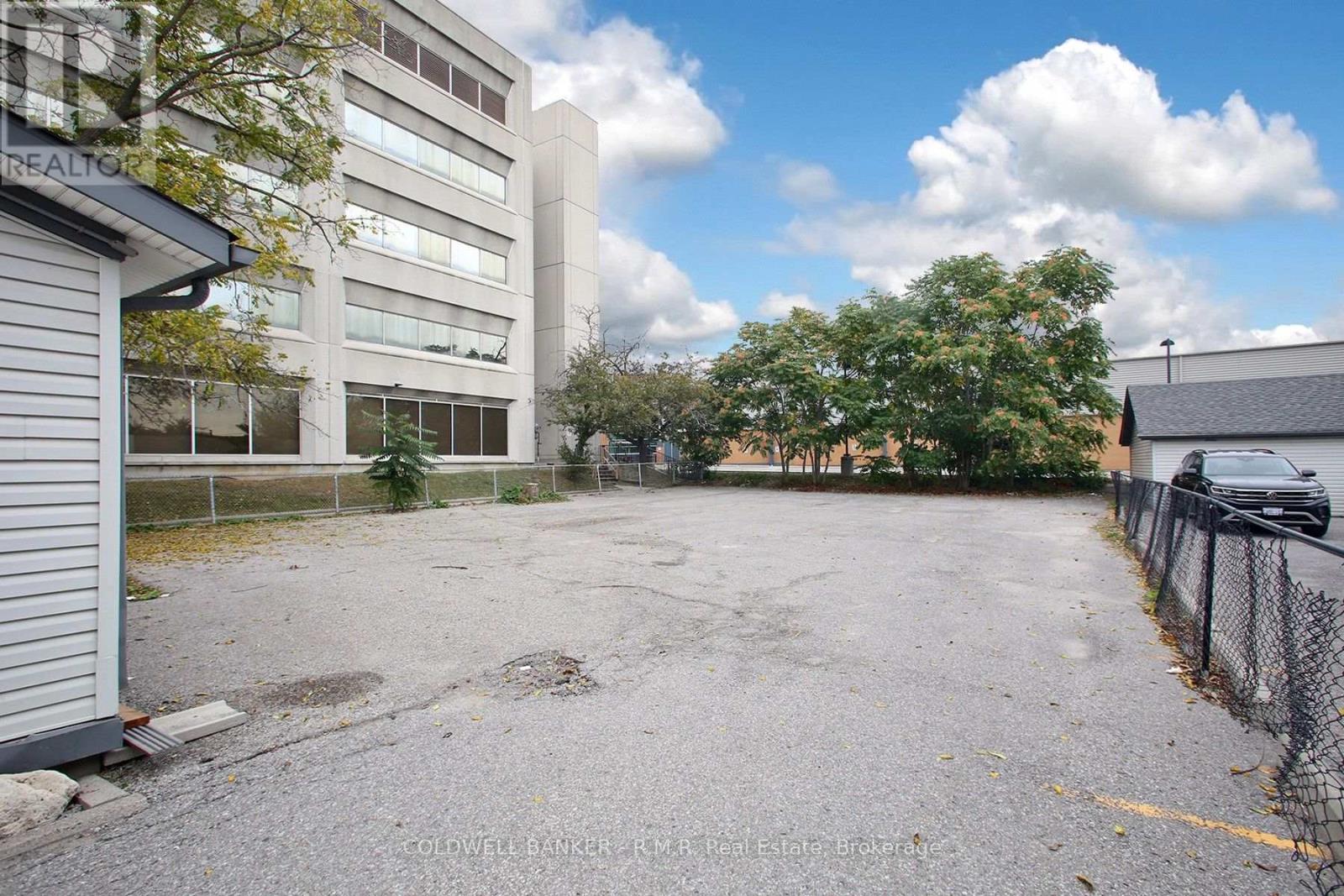 65 Albert Street — photo 22