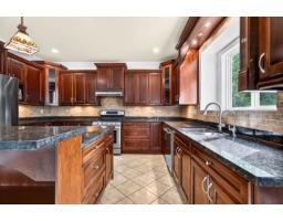 7041 198a Street, Langley, BC V2Y3H6 Photo 11