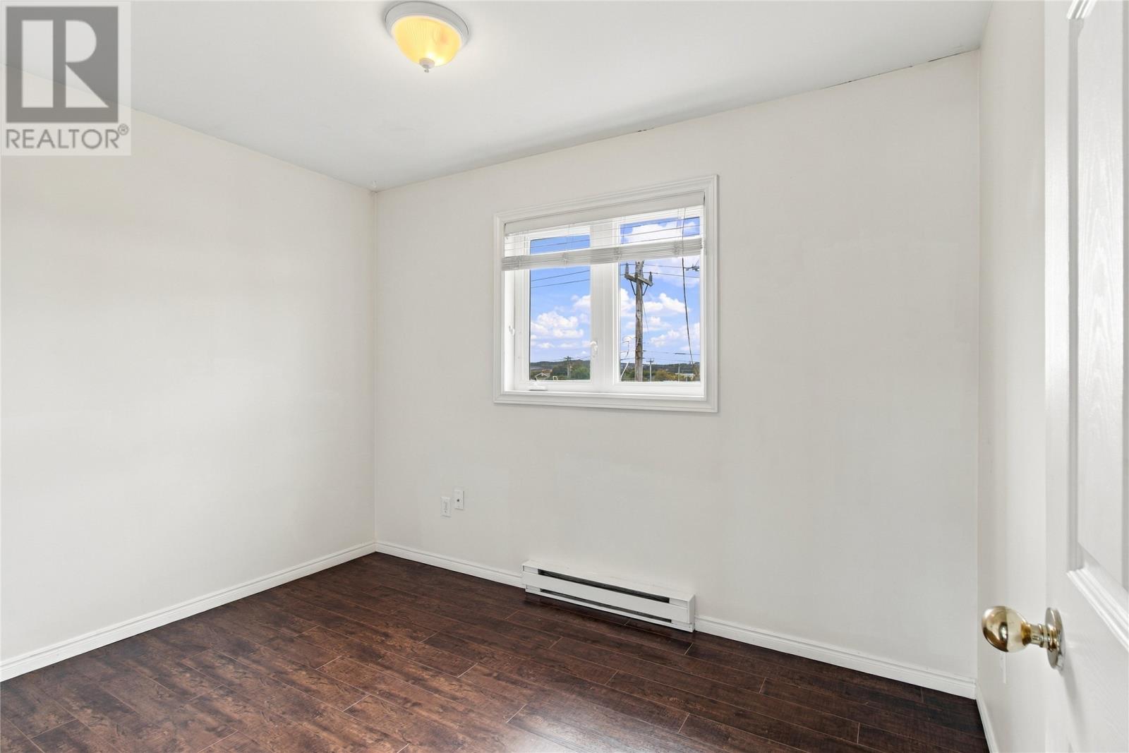 10 Clevedon Crescent - 14