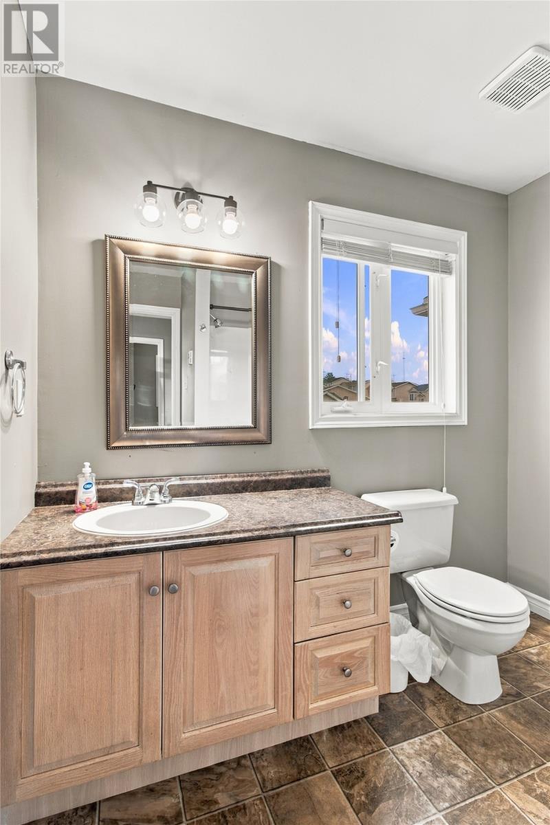 10 Clevedon Crescent - 16