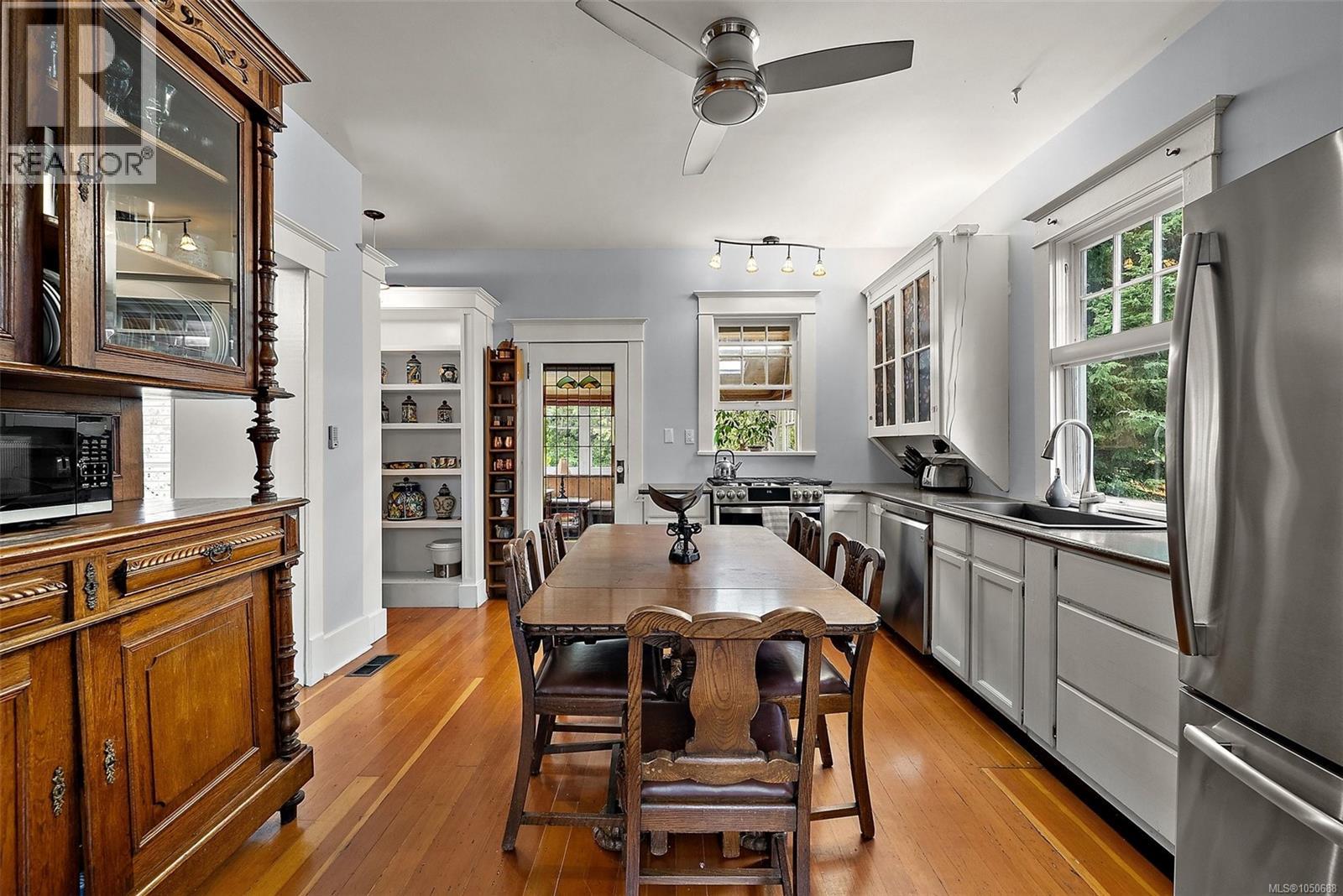 1528 Foul Bay Rd - Image 6