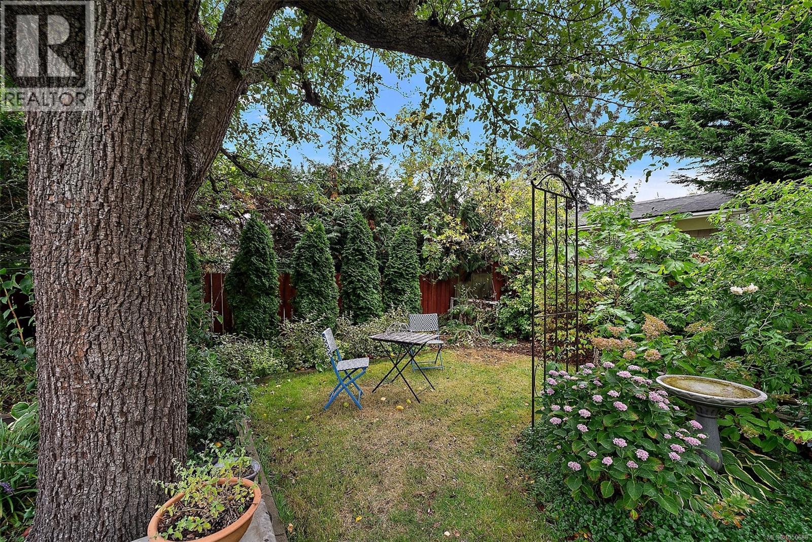 1528 Foul Bay Rd - 15