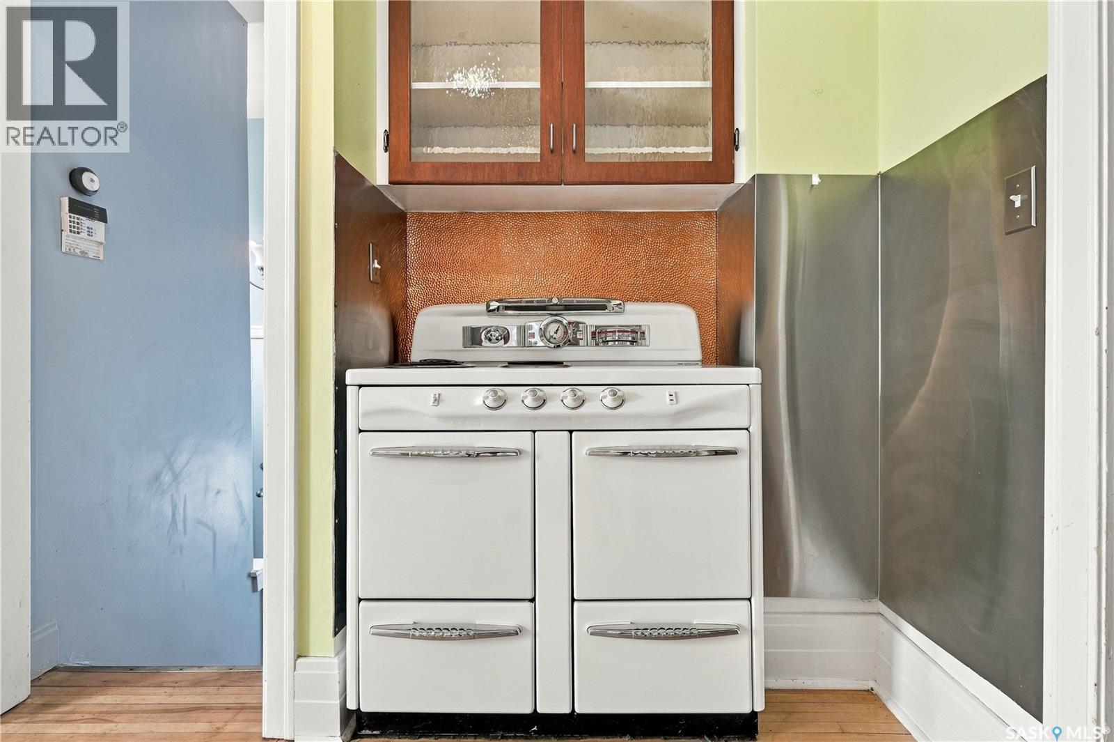 821 College AVENUE, Regina — photo 14