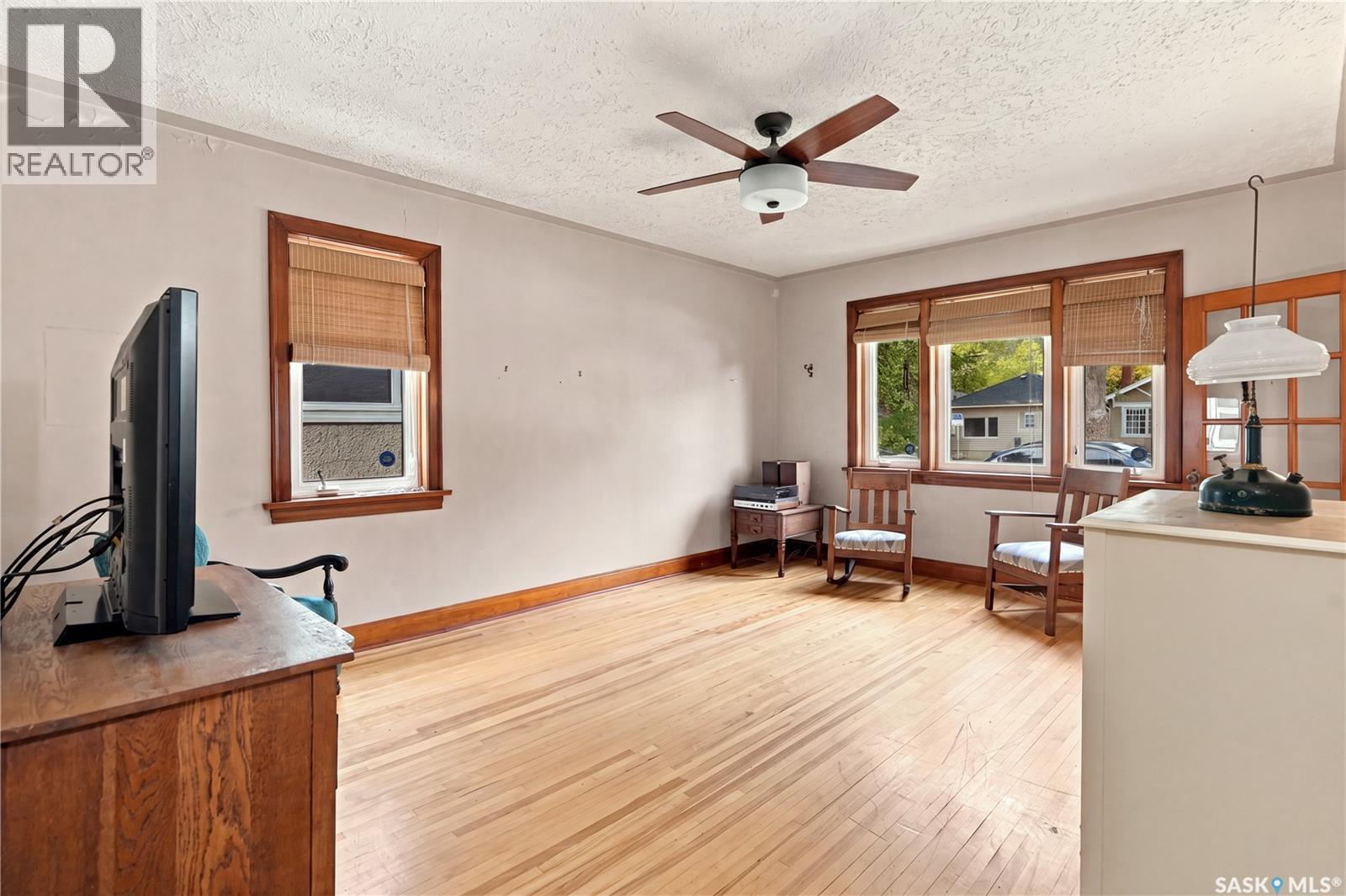 821 College AVENUE - 8