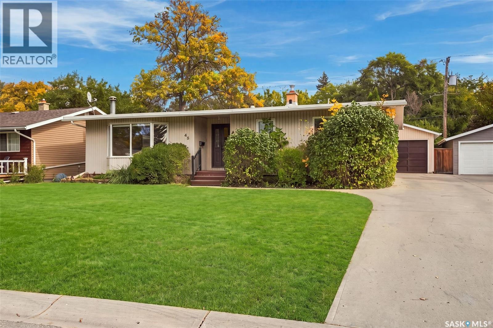 45 Cardinal CRESCENT - 1