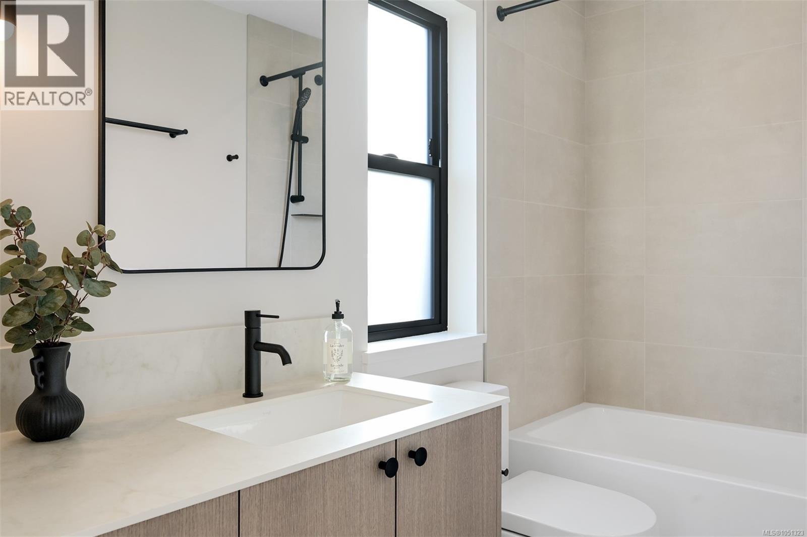 #4 2100 Allenby St - Image 50
