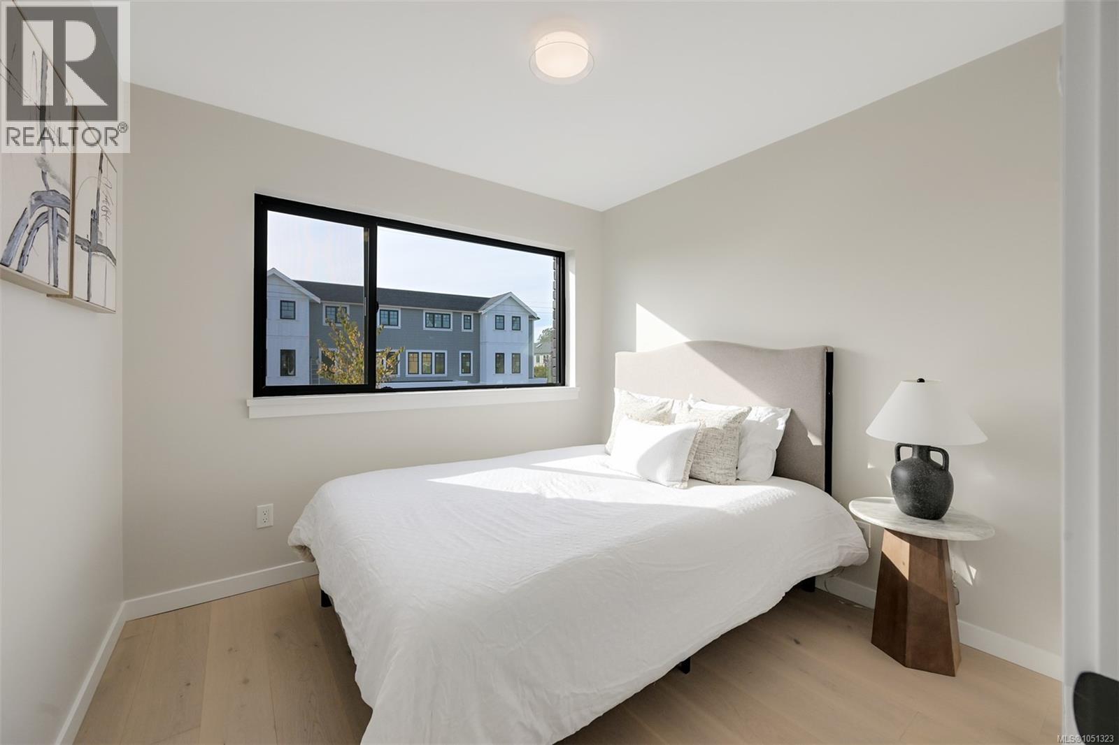 #4 2100 Allenby St - 42