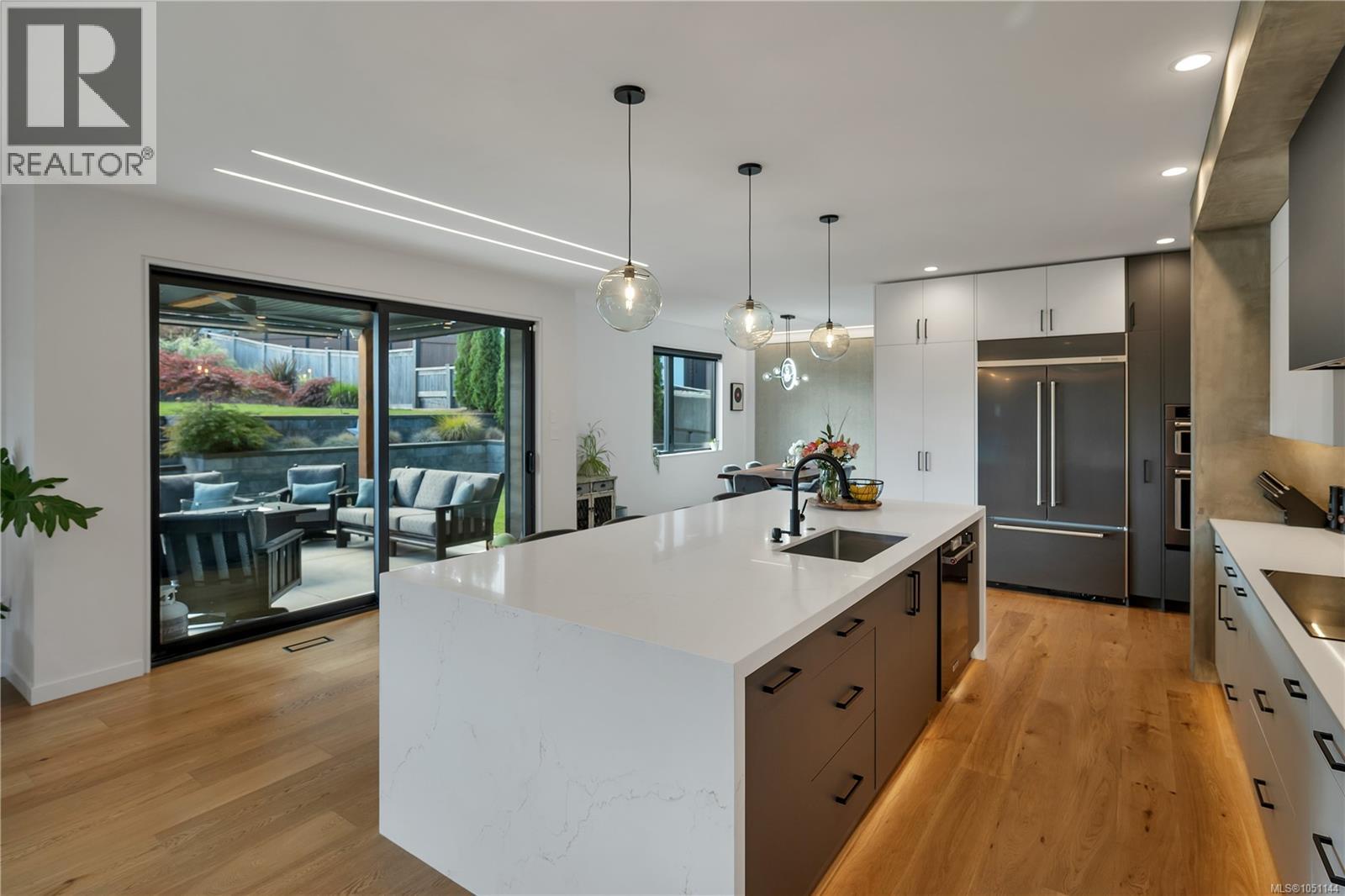 545 Nebraska Pl - Image 3
