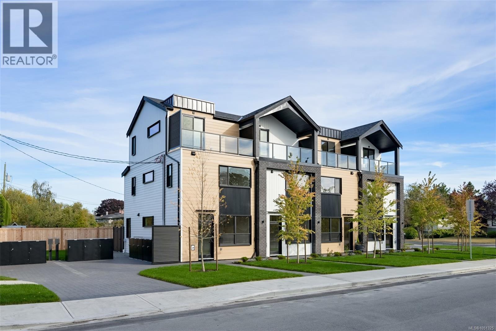#1 2100 Allenby St - 57