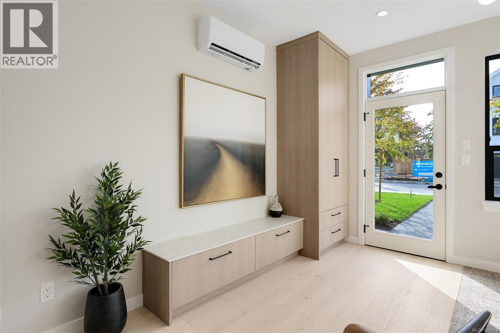 #1 2100 Allenby St - Image 6