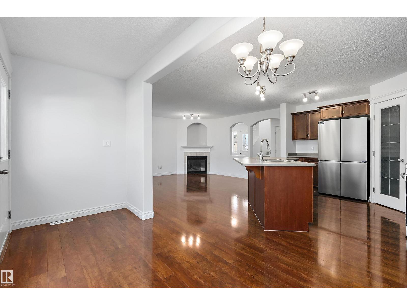 8419 2 AV SW - 18