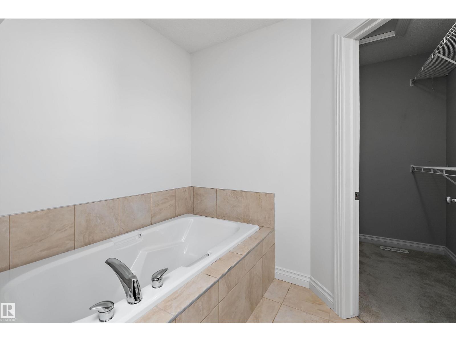 8419 2 AV SW - 37