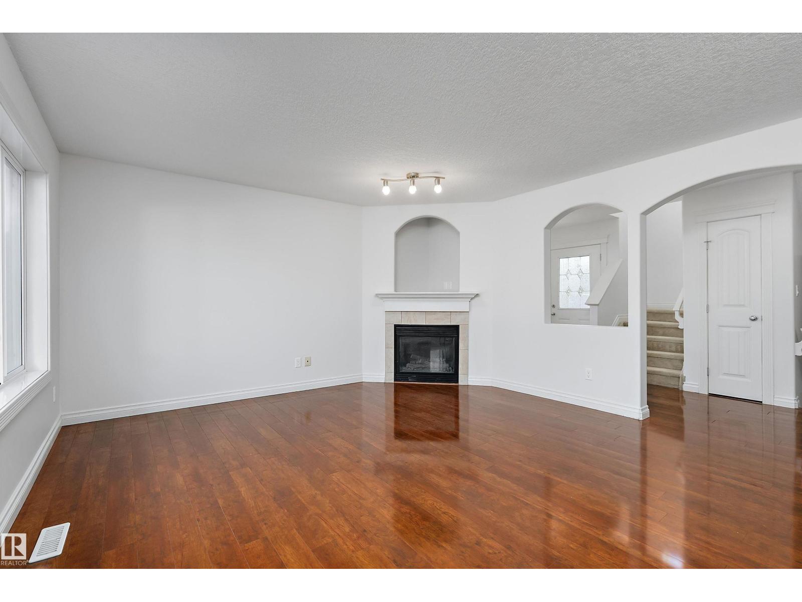 8419 2 AV SW - 8