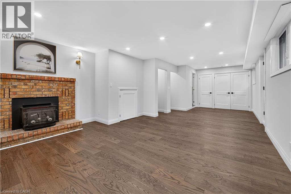 4 WOODCREST Drive - 35